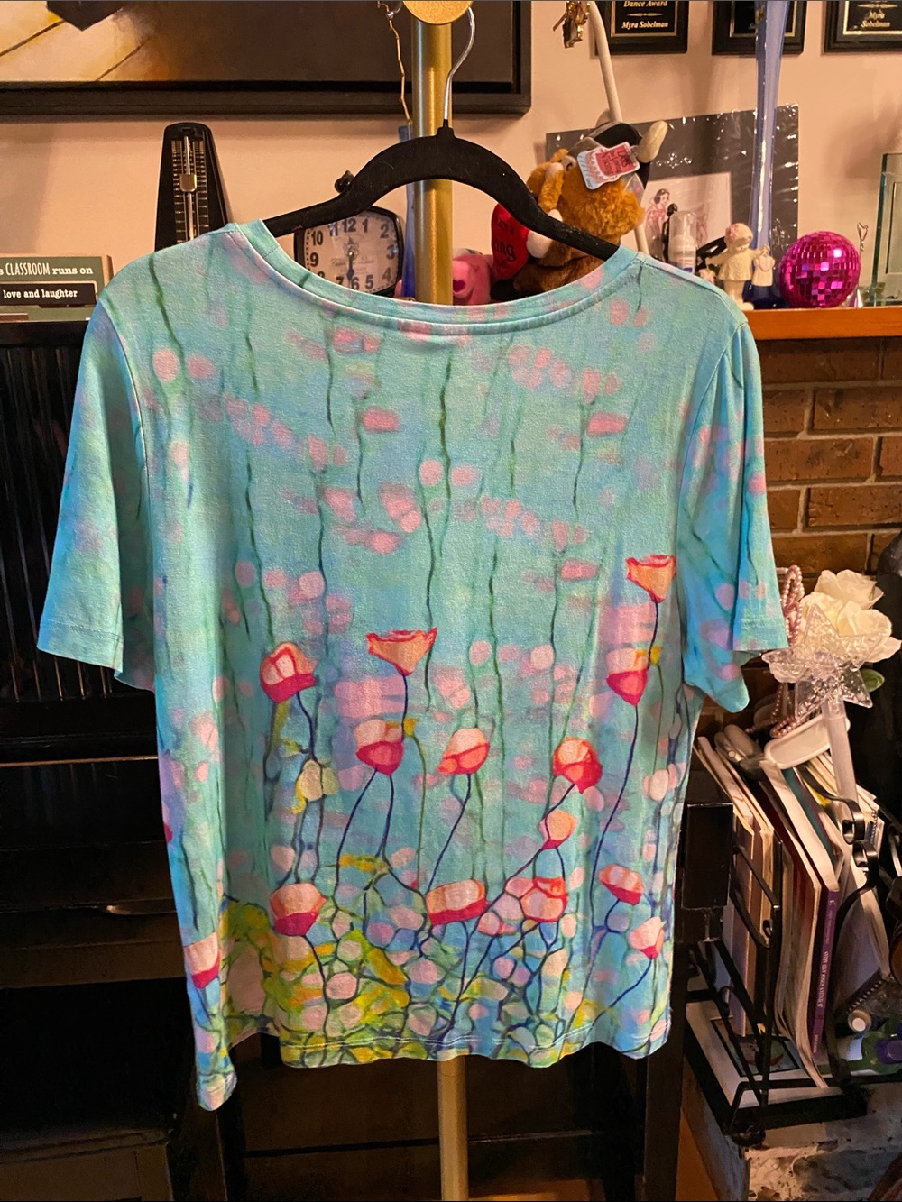 DOLCEZZA SIMPLY ART SHORT SLEEVE TOP – STYLE 22763 - Picture 3 of 4
